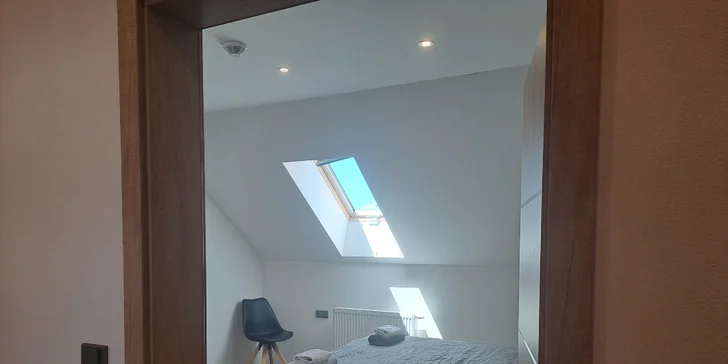 Pokoje i apartmán nabízí samostatný vchod, abyste měli dokonalé soukromí.