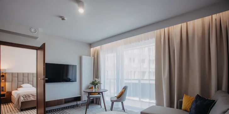 K vybaveniu všetkých apartmánov patrí TV.