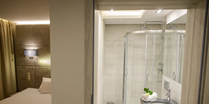  Součástí apartmánu je také malá kuchyňka (bez spotřebičů a plotny).