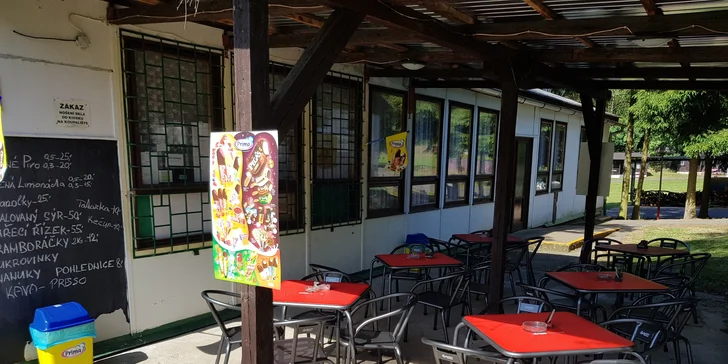 A něco na zub nebo pivo si dejte třeba v místním rychlém občerstvení. 