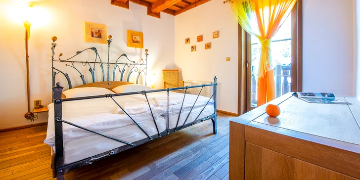 Nová budova nabízí hostům stylové apartmány i dvoulůžkový pokoj.