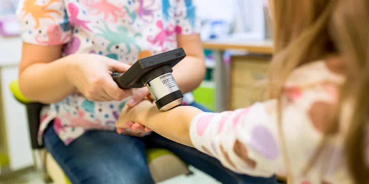 Vyšetrenie znamienok digitálnym dermatoskopom alebo ich odstránenie elektrokauterom