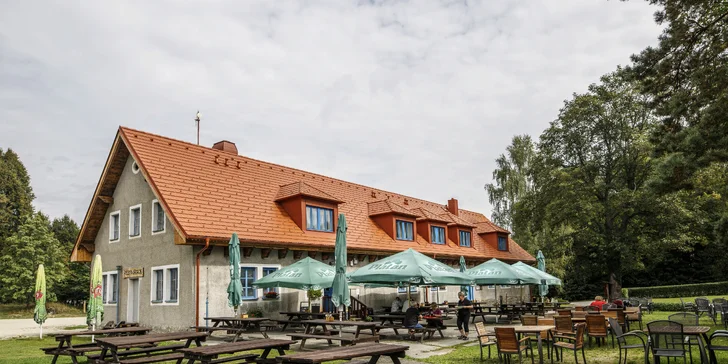 Hotel sídlí na místě, kde dřív stával renesanční panský statek.