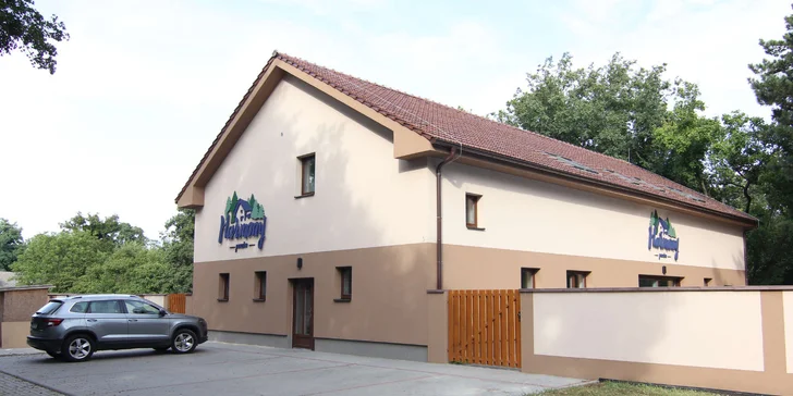 Parkování u penzionu máte zdarma. 