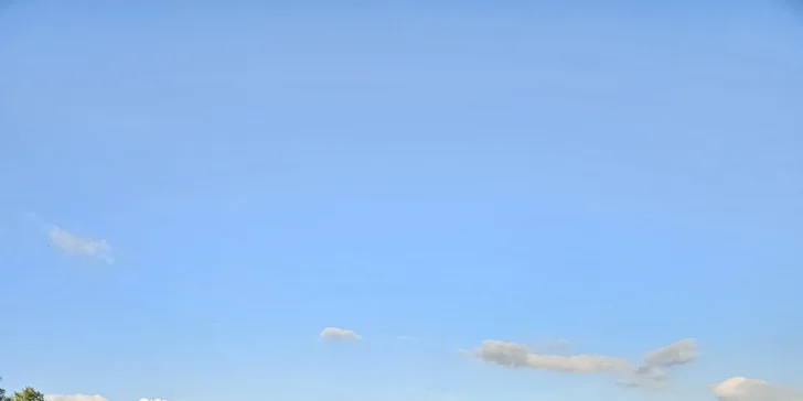 Díky zrychlení z 0 na 100 km/hod. za pouhé 4,4 sekundy zažijete dynamiku, která vám okamžitě rozbuší srdce.