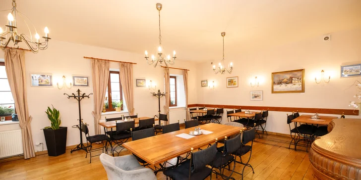 Polopenzi si vychutnáte v prostorné restauraci.