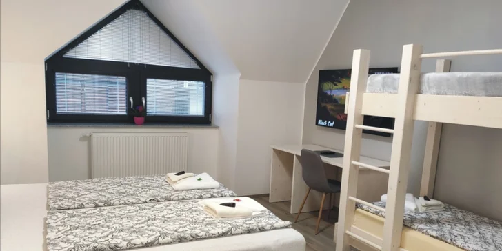 Nebo rodinných pokojích pro 2 až 4 osoby.