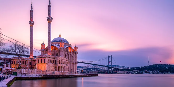 Počas celej doby vás bude sprevádzať skúsený slovensky hovoriaci sprievodca, v cene sú tiež všetky transfery a, samozrejme, letenka na trase Viedeň – Istanbul (SAW) – Viedeň.