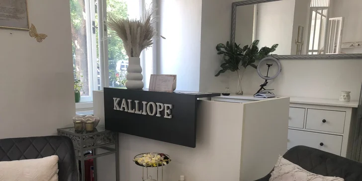 Užijete si také relaxační masáž hlavy a v nabídce studia najdete i variantu s trvalou a foukanou.