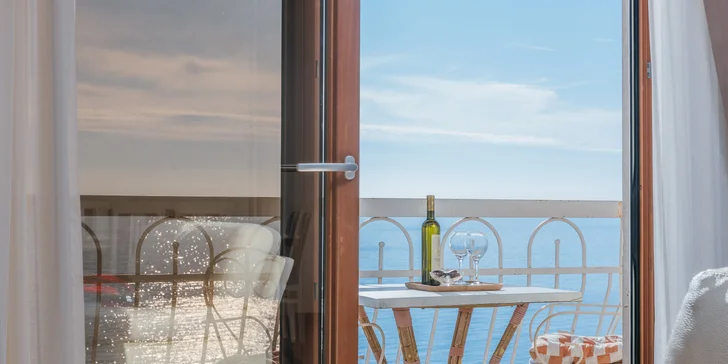 Nechybí ani balkon (společný či soukromý) nebo terasa.