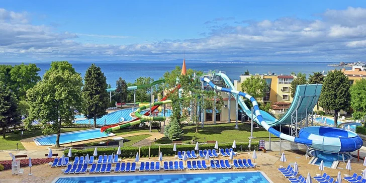 Bydlet budete v resortu Sol Nessebar Mare**** s vlastním aquaparkem a jen kousek od pláže.
