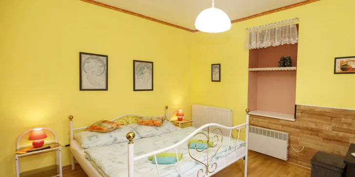 Pripravia vám dvoj- až štvorlôžkovú izbu alebo apartmán až s piatimi lôžkami (2 lôžka, 3 prístelky).