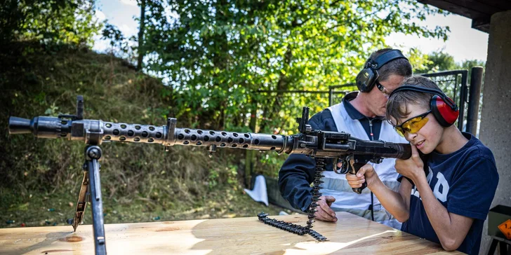 Střelbu si mohou vyzkoušet i děti od 10 let věku. 