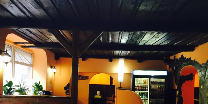 Šikovný kuchař pro vás nachystá talíř plný indických dobrot.