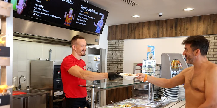 V areáli je aj reštaurácia s vonkajšiou terasou.