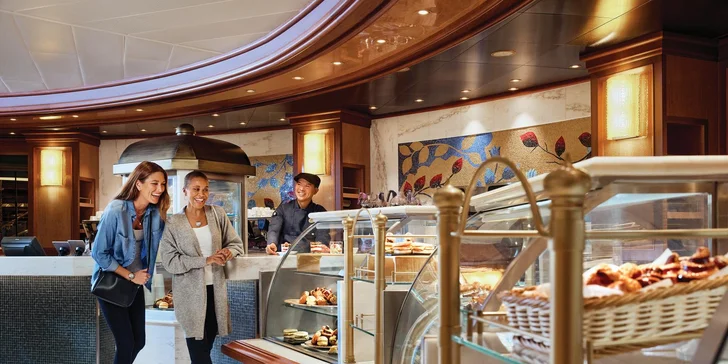 Nouze tu nebude ani o gastronomické zážitky. Na výběr je plná penze (v ceně) nebo balíčky all inclusive a all inclusive ultra.