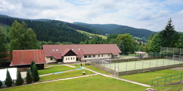  Rekreační zařízení Vítkovice na okraji Horní Bečvy vám zkrátka poskytne dostatek prostoru k vybití nahromaděného stresu. 