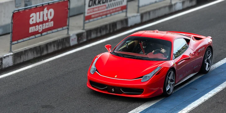 FERRARI 458 ITALIA