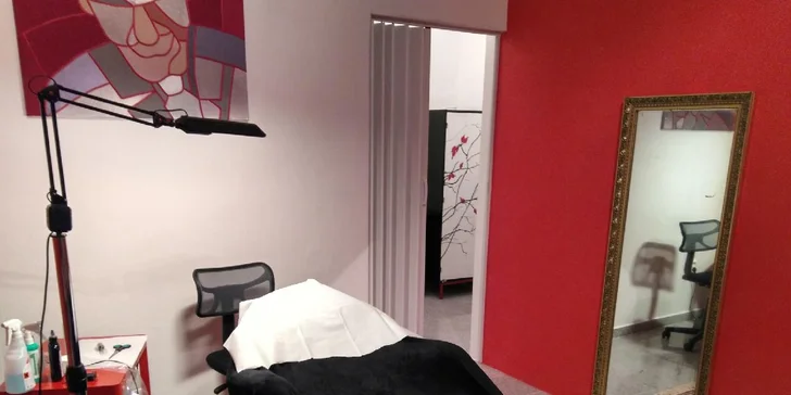  Lze provést jakoukoliv délku a šířku linek. Linky jsou tetovány do linie řas, a tak působí metoda velmi přirozeně.