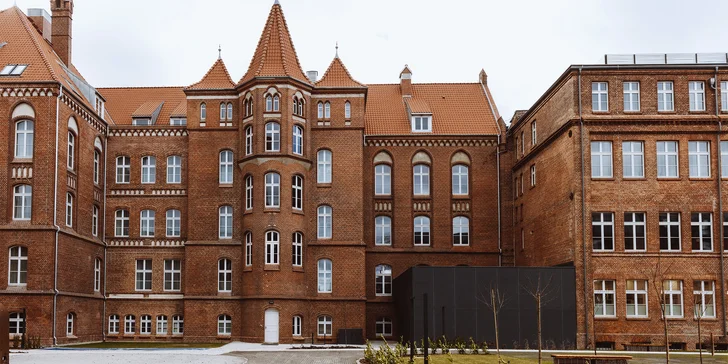 Nechte se okouzlit krásou historické budovy, jejíž kořeny sahají až do začátku 19. století.