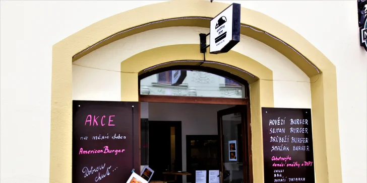 Podnik najdete v samotném centru Plzně. 