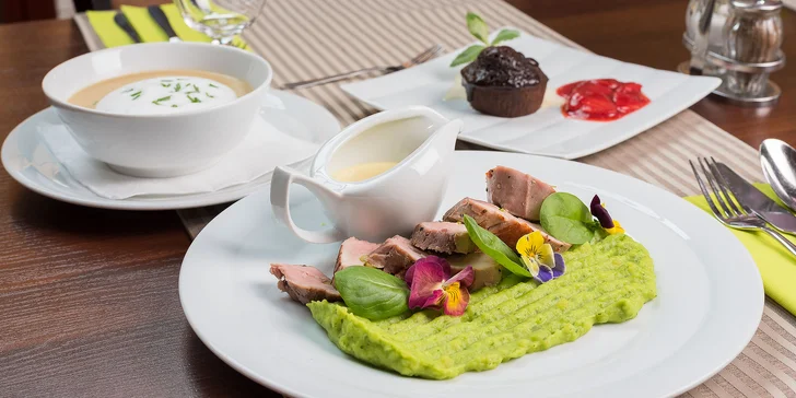 Romantická 3-chodová večera a wellness pre 2 osoby