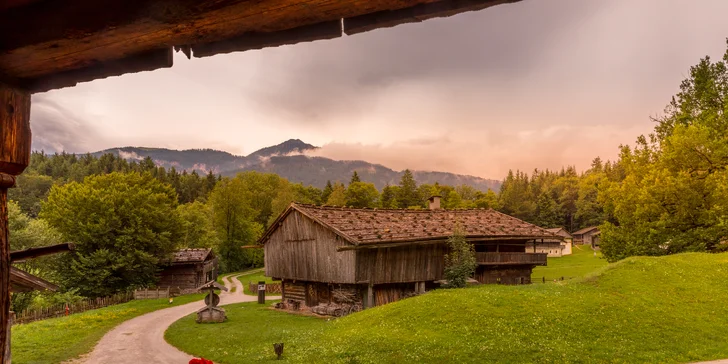 V městečku Kramsach navštívíte skanzen tyrolských selských usedlostí a dvorů.