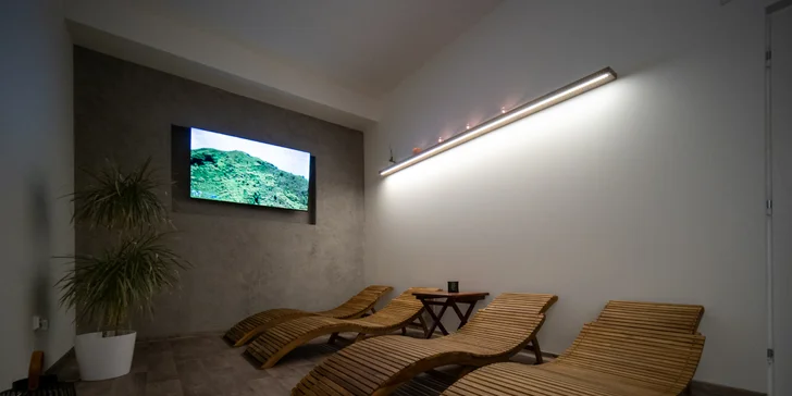 Samozřejmostí je ochlazovací bazének a relaxační zóna s uklidňující atmosférou. 