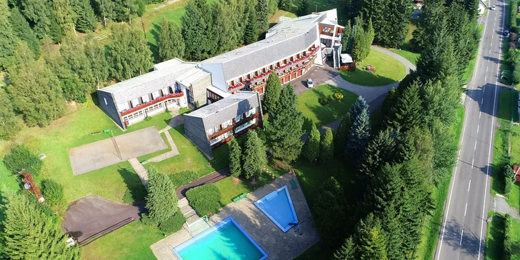 Poloha hotelu v CHKO Jeseníky je výhodným výchozím bodem pro poznávání všech krás Jeseníků.