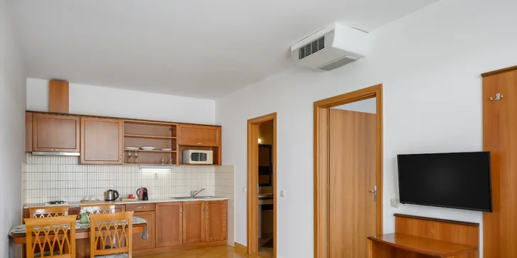 Apartmány majú okrem spálne aj obývací priestor a vybavenú kuchyňu.
