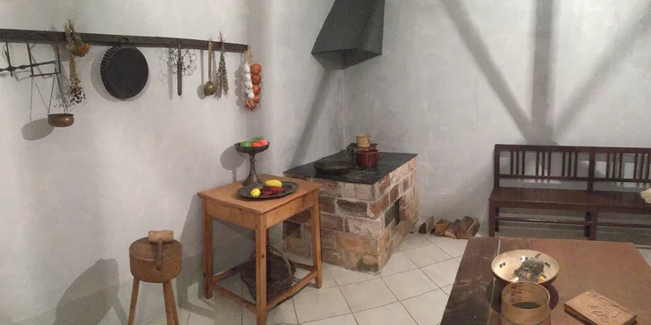 Hrát můžete jen ve dvou, případně ve skupince až čtyř osob. 