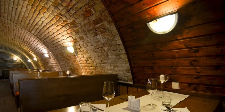 Restaurace U Langrů vás naláká příjemnou atmosférou.