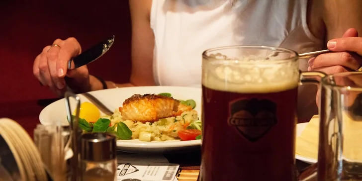 V rámci tří variant ochutnáte místní speciality – Černý orel (hovězí steak z vysokého roštěnce) a Černá orlice (kuřecí steak).