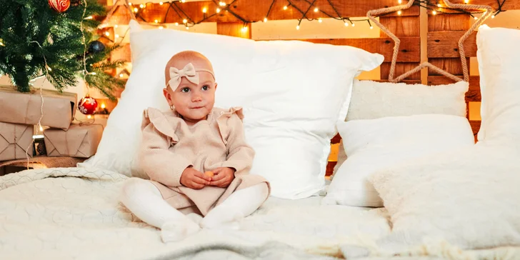 Tyto vánoční fotky vzniknou během ateliérového focení s profi fotografem Dominikem Jedličkou.