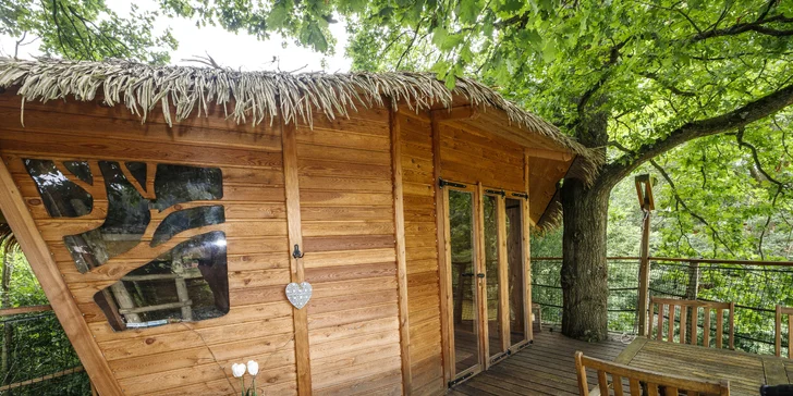 Unikátne domčeky na strome nájdete v krásnom prostredí kúsok od Jičína a Prachovských skál. (Treehouse Rumcajs)