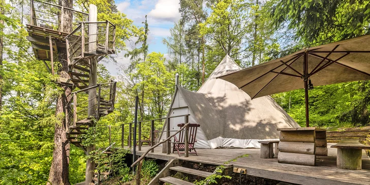 Relax v Posázaví: luxusné teepee so saunou, kúpacou kaďou aj možnosťou raňajok
