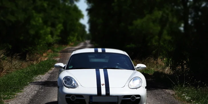 Pro ty, kteří hledají dokonalou harmonii mezi strojem a řidičem, nabízíme chirurgicky přesné Porsche Cayman S. 