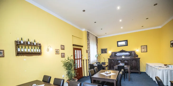 Polopenzí i vychutnáte v hotelové restauraci.