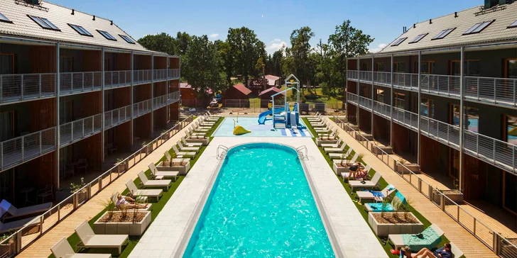 VacationClub Resortu Dźwirzyno vám ponúkne pohodlie len pár krokov od pláže a k tomu vonkajší bazén.