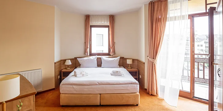 Bude pre vás pripravená dvojlôžková izba Standard alebo Deluxe.