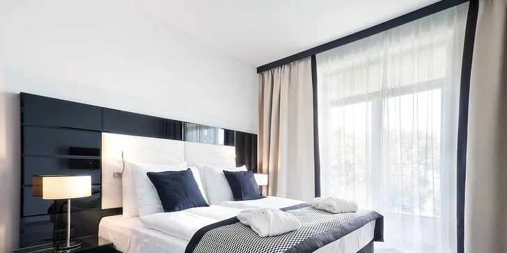 Na výběr je pokoj Standard (na fotce) nebo apartmán Lux.