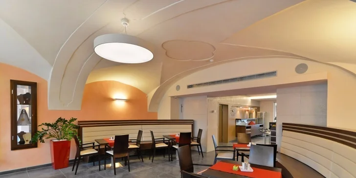 V restauraci si vychutnáte bohaté bufetové snídaně.