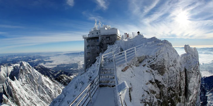Penzión je výborným východiskovým miestom pre vaše turistické výlety (iba 1,5 km od Tatranskej Lomnice a 4 km od Starého Smokovca).