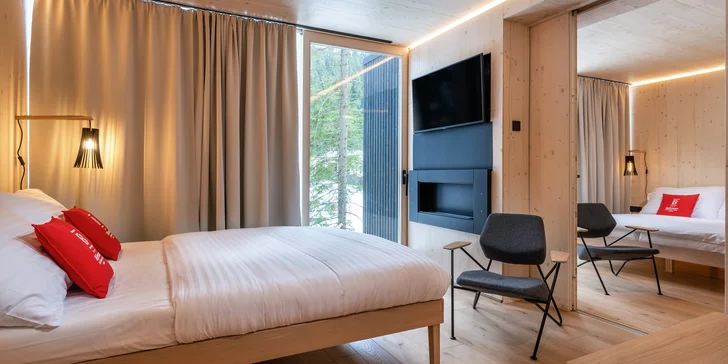 Vaším domovem se stane moderní dřevěná chatka Tree House. Těšte se na absolutní klid a komfort. 