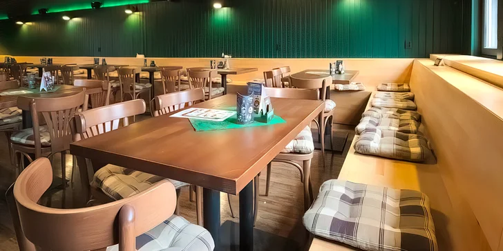 Jídlo si můžete odnést také s sebou – za poplatek 10 Kč (krabice). 