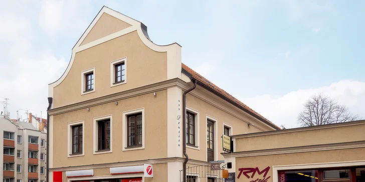 Penzión stojí priamo v historickom centre mesta.