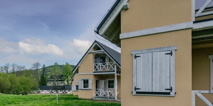 Zájdite si naň do príjemnej reštaurácie s terasou (v hoteli 50 m od chatiek). Pripravujú tu beskydské dobroty z lokálnych surovín.