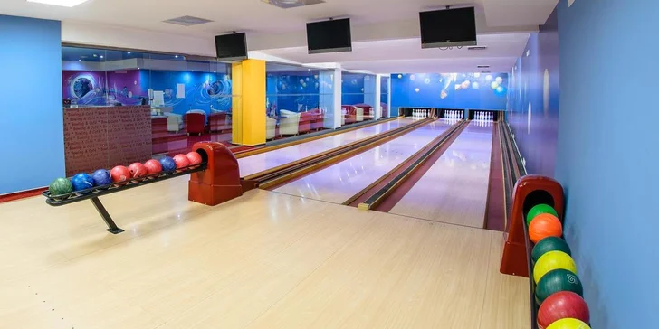 A co takhle zahrát si bowling?