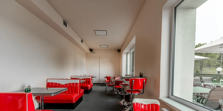 Hotel prošel kompletní rekonstrukcí, vše uvnitř je tedy elegantní a krásné. 