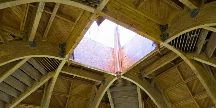 K dispozici je venkovní bazén s velkorysou rozlohou 200 m².